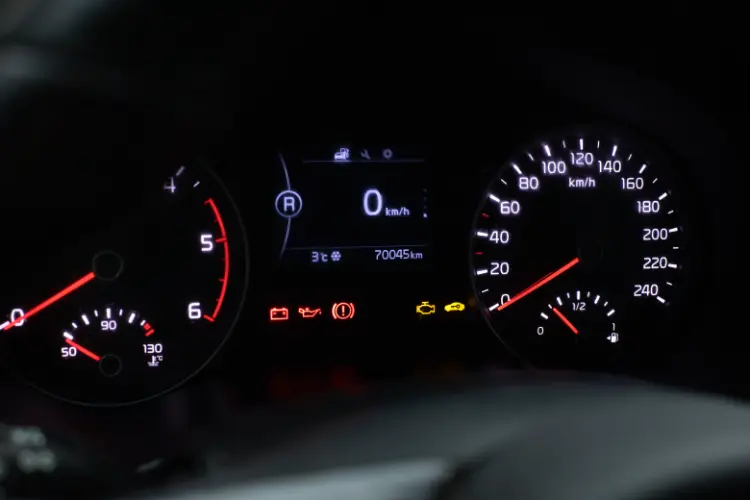 Apa Arti Tanda Seru di Dashboard Mobil? Ternyata Ini!