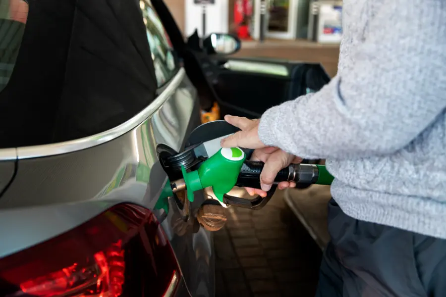 6 Hal Ini Penyebab Bensin Mobil Boros, Jangan Disepelekan!