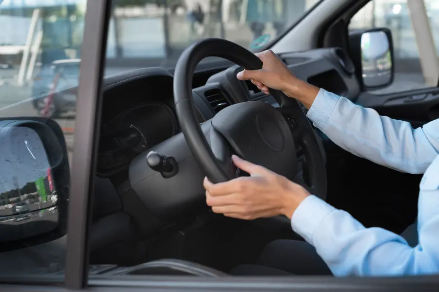 5 Manfaat Fitur Auto Hold di Mobil Modern yang Sangat Fungsional