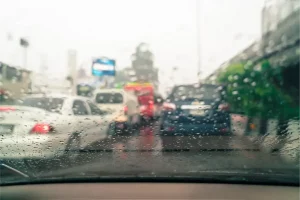 8 Rekomendasi Mobil Tahan Banjir & Tangguh Melewati Genangan